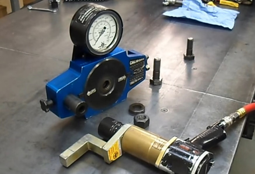 Calibore and Rad calibrating torque wrench